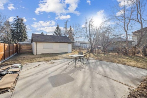 1816 42 Street Se, Calgary, AB - Outdoor