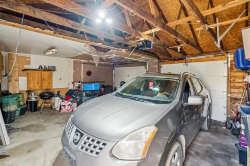 1816 42 Street Se, Calgary, AB - Indoor Photo Showing Garage