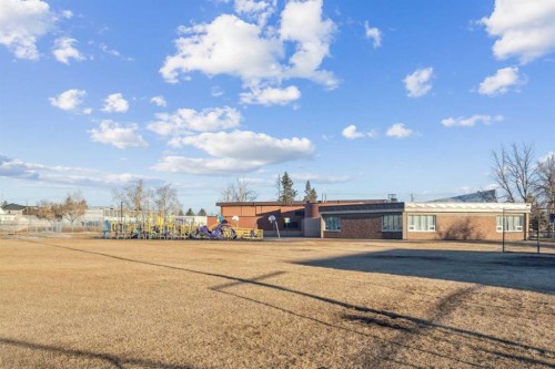 1816 42 Street Se, Calgary, AB - Outdoor With View