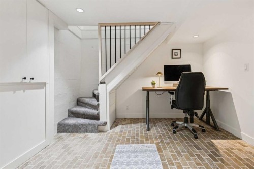 7511 36 Avenue Nw, Calgary, AB - Indoor