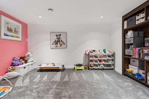 7511 36 Avenue Nw, Calgary, AB - Indoor Photo Showing Other Room