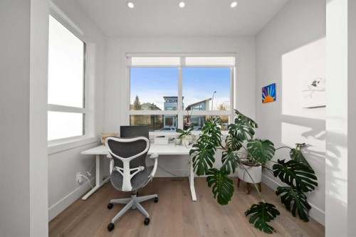 4906 21 Street Sw, Calgary, AB - Indoor Photo Showing Office