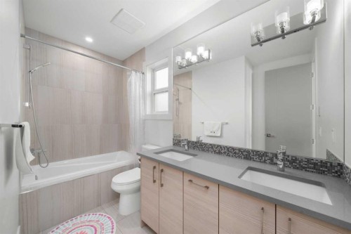 4906 21 Street Sw, Calgary, AB - Indoor Photo Showing Bathroom