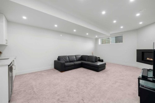 4906 21 Street Sw, Calgary, AB - Indoor