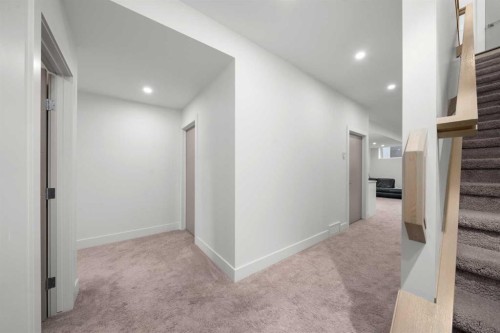 4906 21 Street Sw, Calgary, AB - Indoor Photo Showing Other Room
