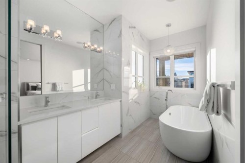 4906 21 Street Sw, Calgary, AB - Indoor Photo Showing Bathroom
