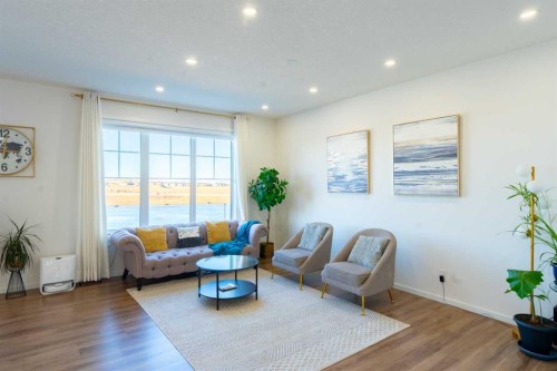 228 Windrow Link Sw, Airdrie, AB - Indoor Photo Showing Living Room
