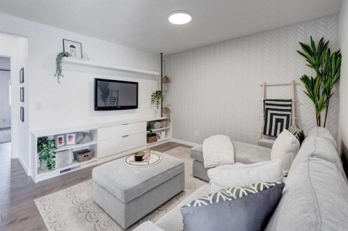 236 Auburn Glen Close Se, Calgary, AB - Indoor Photo Showing Living Room