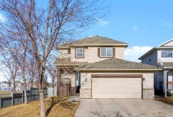 139 Douglas Glen Crescent SE Calgary, AB T2Z 3M6
