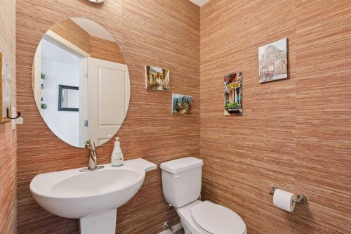 100 Sage Valley Drive Nw, Calgary, AB - Indoor Photo Showing Bathroom