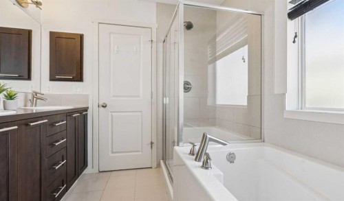 100 Sage Valley Drive Nw, Calgary, AB - Indoor Photo Showing Bathroom