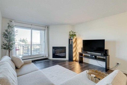 724-6400 Coach Hill Road SW Calgary, AB T3H 1B8