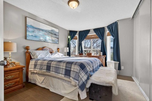 331 Prestwick Heights Se, Calgary, AB - Indoor Photo Showing Bedroom