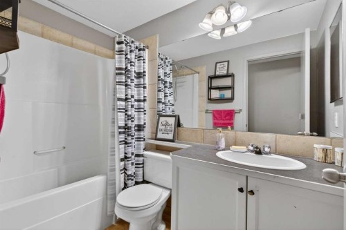 331 Prestwick Heights Se, Calgary, AB - Indoor Photo Showing Bathroom