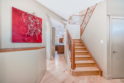 38 Discovery Ridge Green Sw, Calgary, AB - Indoor Photo Showing Other Room