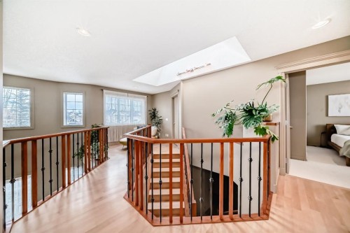 38 Discovery Ridge Green Sw, Calgary, AB - Indoor Photo Showing Other Room