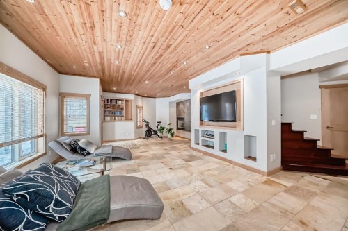 38 Discovery Ridge Green Sw, Calgary, AB - Indoor