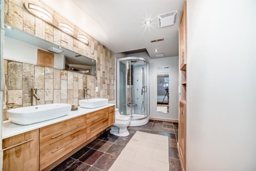 38 Discovery Ridge Green Sw, Calgary, AB - Indoor Photo Showing Bathroom