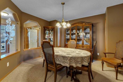 123 Valley Glen Bay Nw, Calgary, AB - Indoor Photo Showing Dining Room