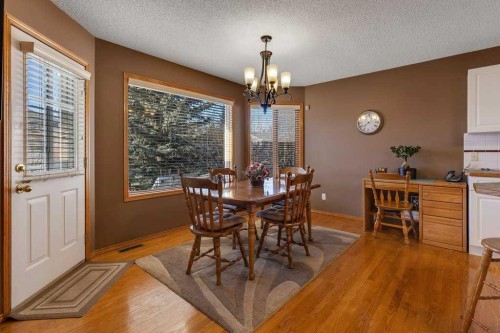 123 Valley Glen Bay Nw, Calgary, AB - Indoor Photo Showing Dining Room