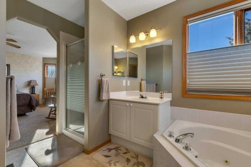 123 Valley Glen Bay Nw, Calgary, AB - Indoor Photo Showing Bathroom