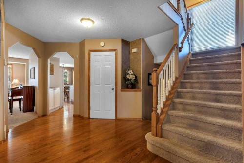 123 Valley Glen Bay Nw, Calgary, AB - Indoor Photo Showing Other Room