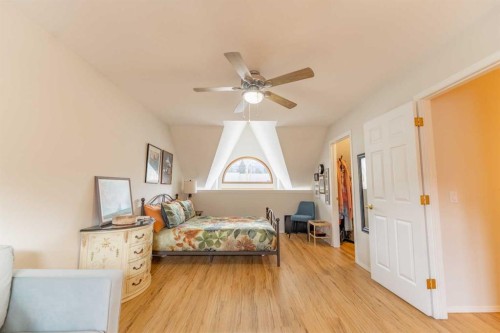 2-601 4Th Street, Canmore, AB - Indoor Photo Showing Bedroom