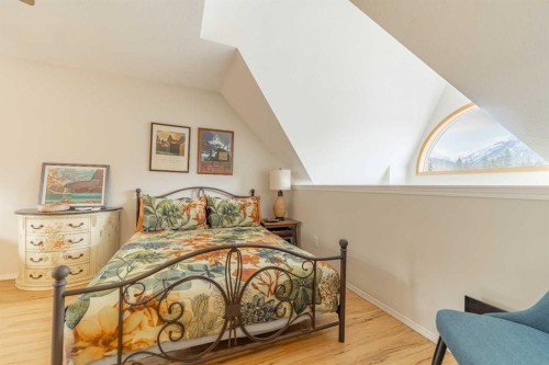 2-601 4Th Street, Canmore, AB - Indoor Photo Showing Bedroom
