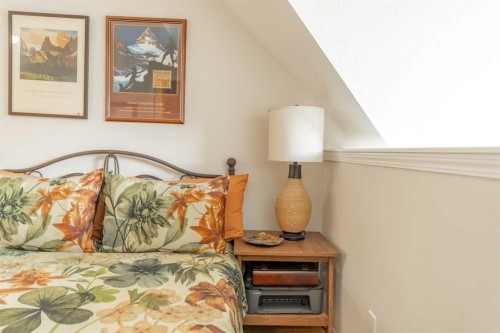 2-601 4Th Street, Canmore, AB - Indoor Photo Showing Bedroom