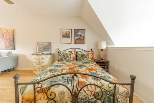 2-601 4Th Street, Canmore, AB - Indoor Photo Showing Bedroom