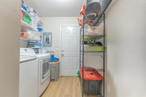 2-601 4Th Street, Canmore, AB - Indoor Photo Showing Laundry Room