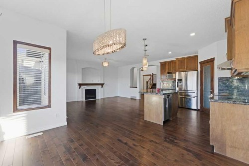 106 New Brighton Circle Se, Calgary, AB - Indoor Photo Showing Kitchen