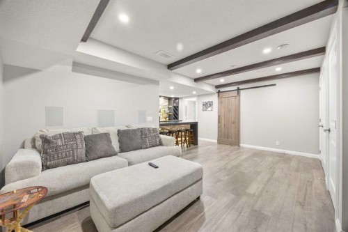 40 Evansfield Place Nw, Calgary, AB - Indoor Photo Showing Living Room