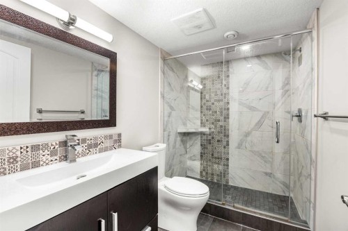 40 Evansfield Place Nw, Calgary, AB - Indoor Photo Showing Bathroom