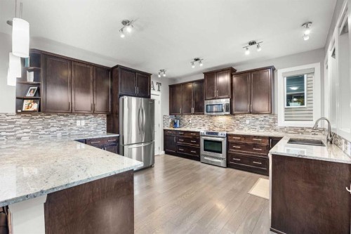 40 Evansfield Place Nw, Calgary, AB - Indoor Photo Showing Kitchen With Upgraded Kitchen