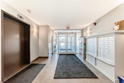 107-100 Cranfield Common Se, Calgary, AB - Indoor Photo Showing Other Room