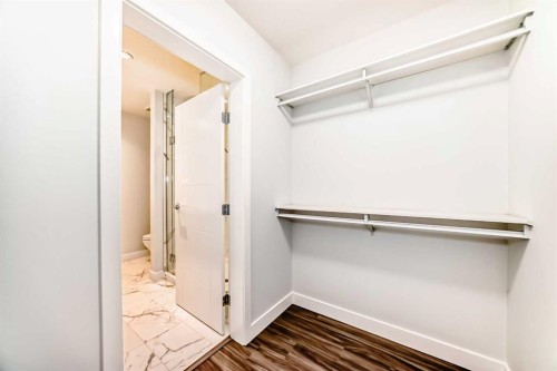 3905-530 3 Street Se, Calgary, AB - Indoor With Storage