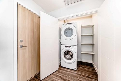 3905-530 3 Street Se, Calgary, AB - Indoor Photo Showing Laundry Room