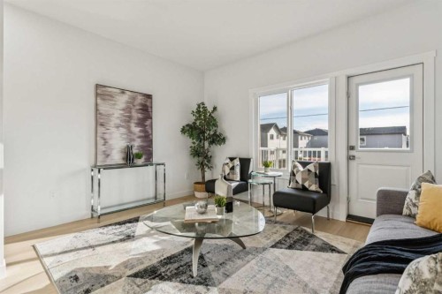 202-95 Saddlecrest Circle Ne, Calgary, AB - Indoor Photo Showing Living Room