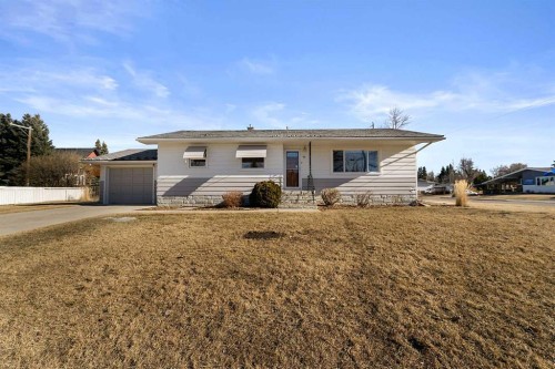 96 2 Street Se, High River, AB - Outdoor