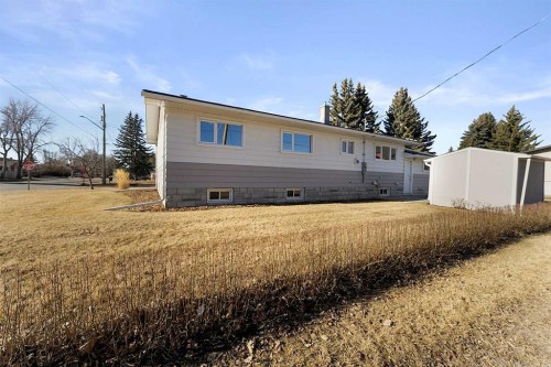 96 2 Street Se, High River, AB - Outdoor