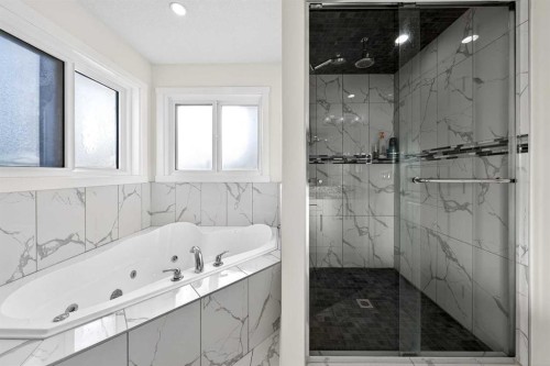 353 Nolanhurst Crescent Nw, Calgary, AB - Indoor Photo Showing Bathroom