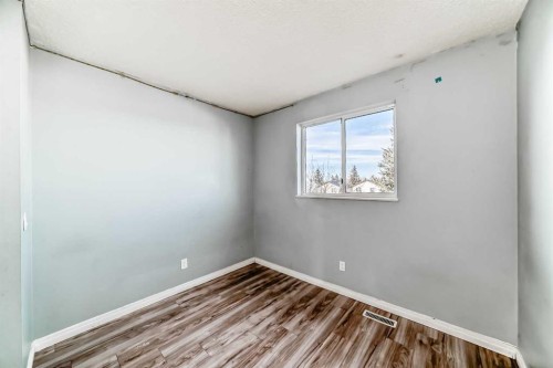 46 Martindale Mews Ne, Calgary, AB - Indoor Photo Showing Other Room