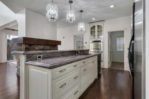 218 Valley Woods Place Nw, Calgary, AB - Indoor Photo Showing Kitchen