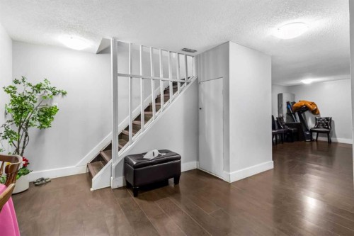 183 Penbrooke Close Se, Calgary, AB - Indoor