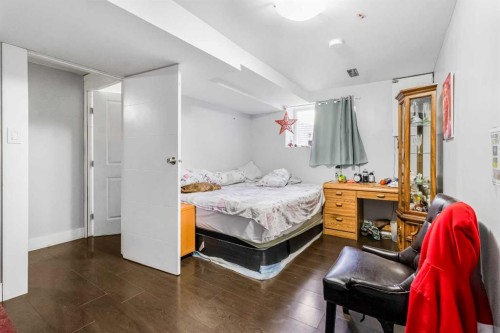 183 Penbrooke Close Se, Calgary, AB - Indoor Photo Showing Bedroom