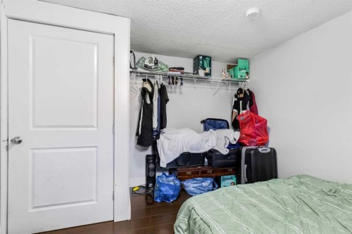 183 Penbrooke Close Se, Calgary, AB - Indoor Photo Showing Bedroom