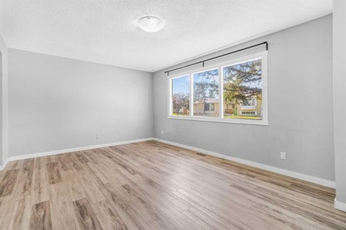 183 Penbrooke Close Se, Calgary, AB - Indoor Photo Showing Other Room