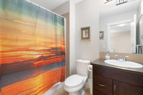 286 Fireside Place, Cochrane, AB - Indoor Photo Showing Bathroom