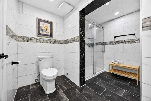 208 Silver Valley Rise Nw, Calgary, AB - Indoor Photo Showing Bathroom